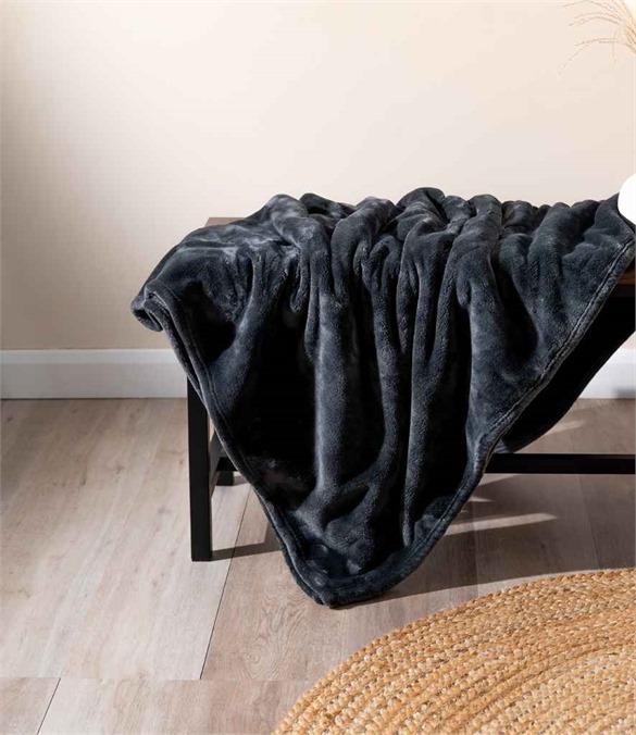Brand Lab Extra Large Plush Fleece Blanket – Black
